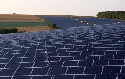 Le Cameroun obtient 126 millions de dollars de la Chine pour électrifier 350 localités au solaire
