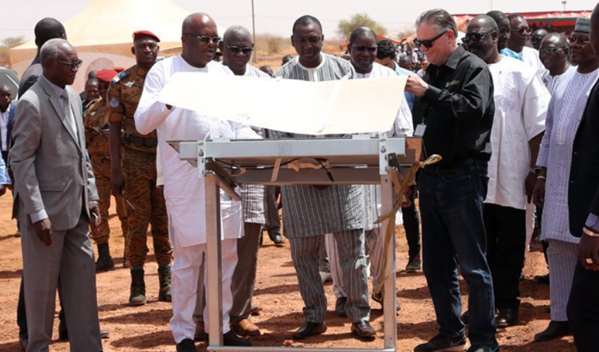 Burkina Faso: la mine d’or Essakane se dote d’une centrale solaire de 15 MW