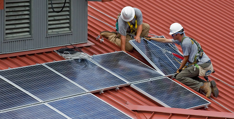 Panneaux solaires sur les bâtiments : 200 MW à installer pour la quatrième tranche de l’appel d’offres lancé en France