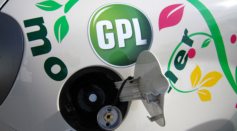 Algérie: le gouvernement veut porter à 500 000 le nombre de véhicules utilisant le gaz de pétrole liquéfié