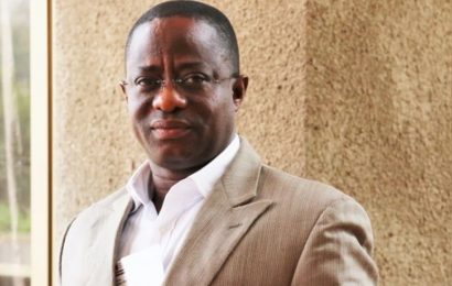 Ghana: John Peter Amewu confirmé à la tête du ministère de l’Energie