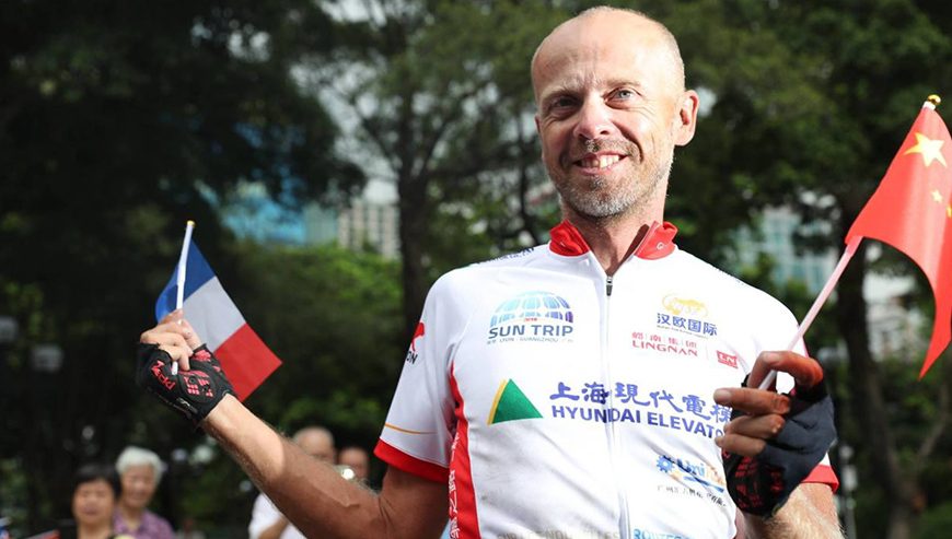 Le Belge Raf van Hulle vainqueur de la course « Sun Trip »: de Lyon à Canton en vélo solaire