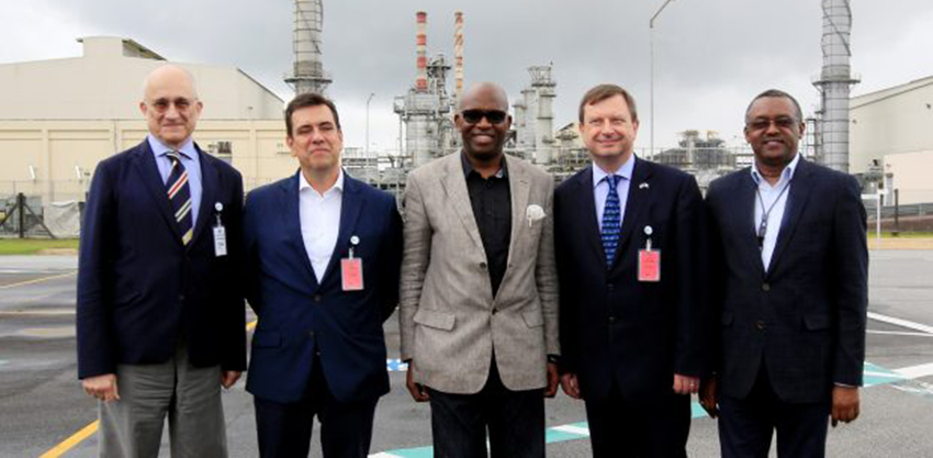 Nigeria LNG présente ses installations de liquéfaction de gaz naturel à des diplomates occidentaux