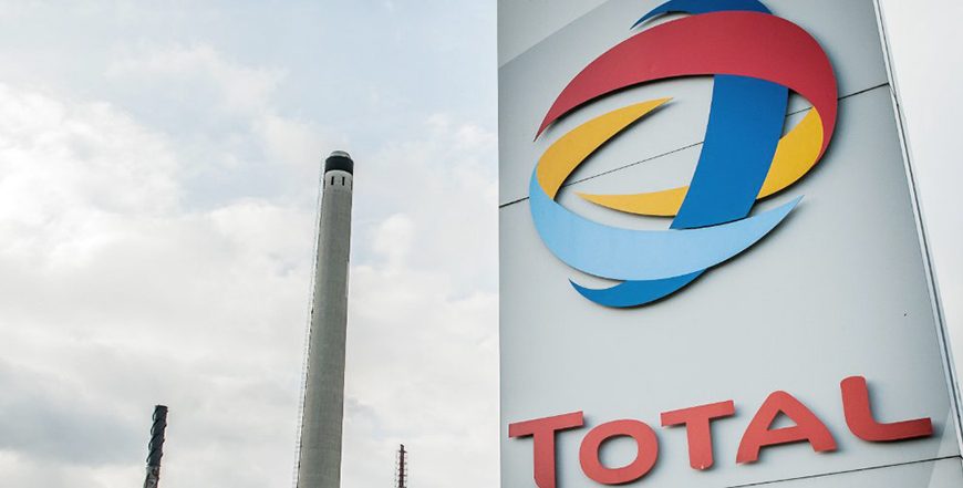 Des mairies et ONG françaises demandent au groupe pétrolier Total de limiter ses émission de GES