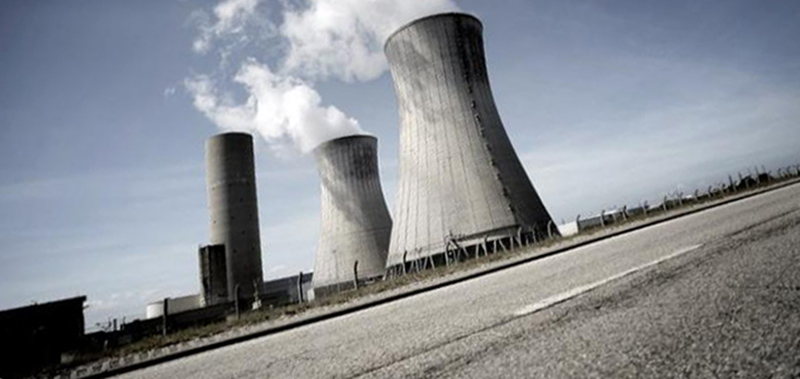 Les centrales nucléaires françaises, les deuxièmes les plus importantes au monde, ont une puissance cumulée de 63 000 MW