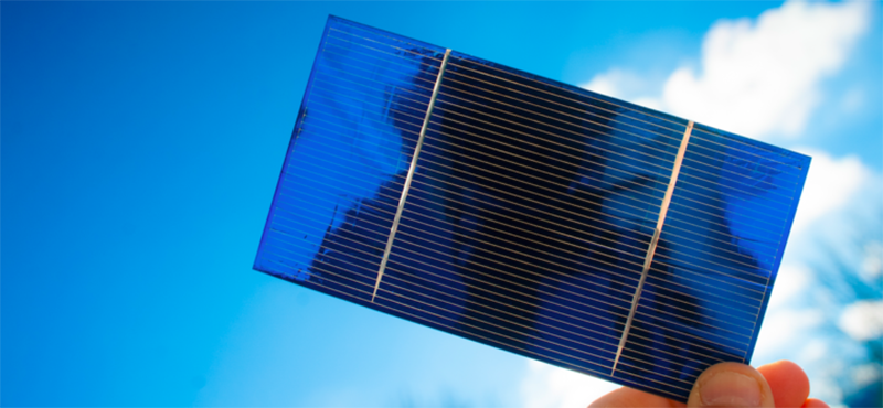Solaire: des cellules photovoltaïques à pérovskytes pour fournir de l’énergie à l’ombre comme au soleil