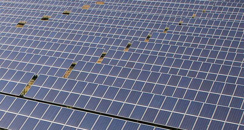Tunisie: les entreprises Scatec Solar, TBEA, Amea, Engie et Nareva vont gérer sur 20 ans 500 MW de centrales solaires