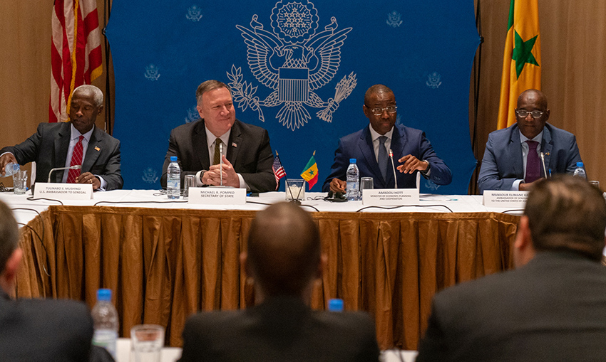 Sénégal: deux MoU signés par des entreprises américaines avec des entités publiques du secteur de l’énergie lors de la visite de Mike Pompeo