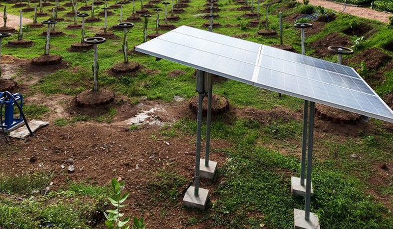 La société française EDF et la britannique Bboxx vont commercialiser des pompes à eau solaires au Togo
