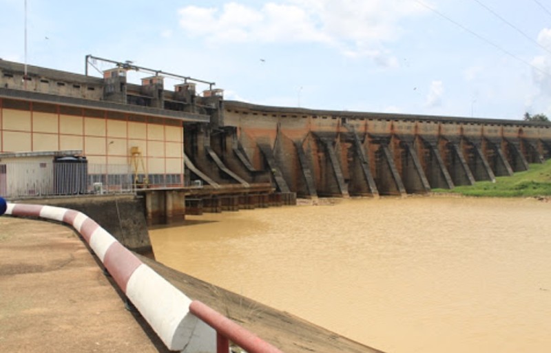 Côte d’Ivoire: comment la baisse du niveau d’eau dans les barrages affecte l’offre en électricité