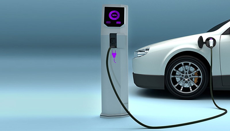 Egypte: la fabrication de voitures électriques parmi les axes de la coopération économique avec la France