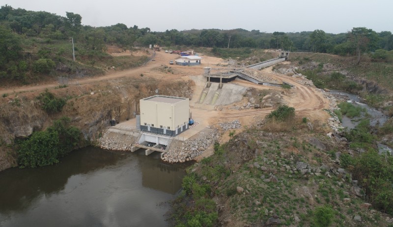 Cameroun : la petite centrale hydroélectrique de Mbakaou inaugurée