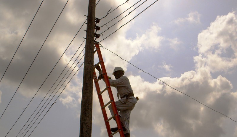 Cameroun/Electricité: “recouvrement forcé” d’environ 3,62 millions d’euros d’impayés auprès des universités, hôpitaux et mairies